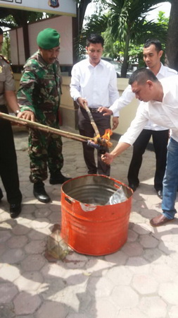 Polsek Rumbai Pesisir Musnahkan Narkotika